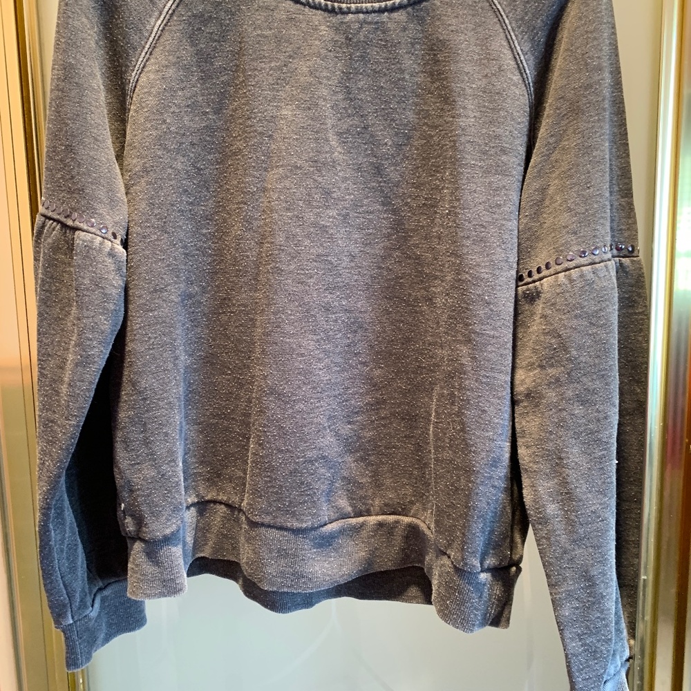 SWEATSHIRT PINK ROSE BRAND GREY STUDS ON GATHERED SLEEVES DISTRESSED SIZE MED